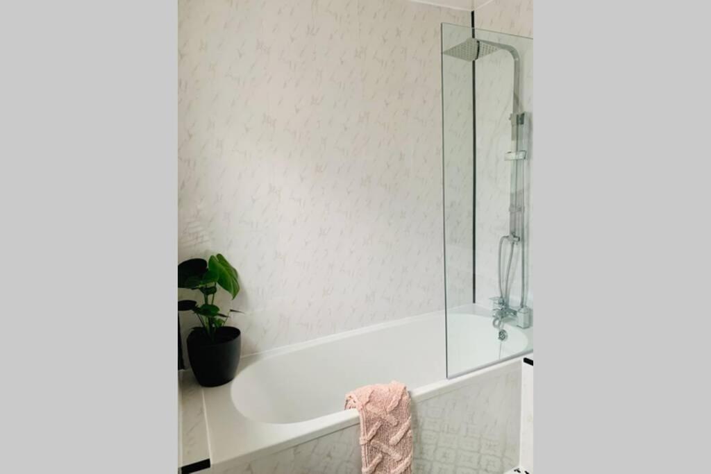The Nook - A Stylish Apartment With Garden, Near The Beach Berwick Upon Tweed Kültér fotó